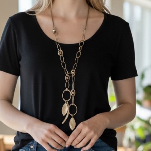 Noelle Jewelry - Chico’s Noelle Gold Tone Statement Necklace . (BR444)